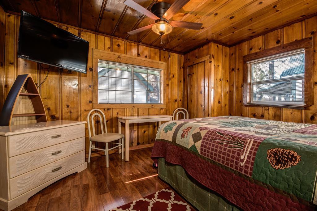 Doc'S Cottages South Lake Tahoe Стейтлайн Экстерьер фото